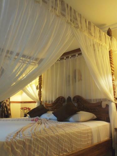 Palm Beach Hotel Bali