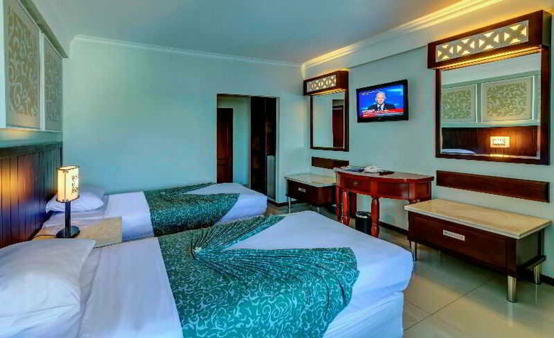 Maharani Beach Hotel