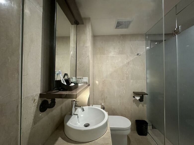 J Boutique Hotel
