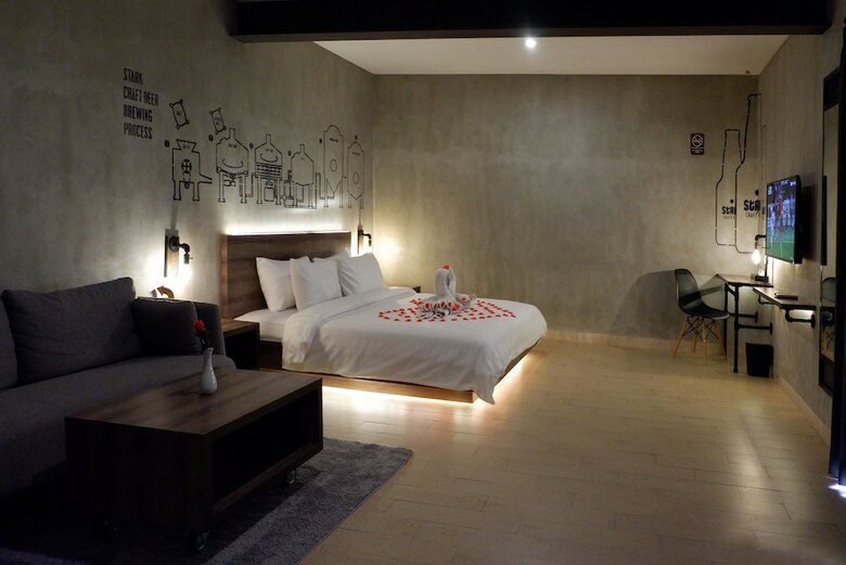 J Boutique Hotel