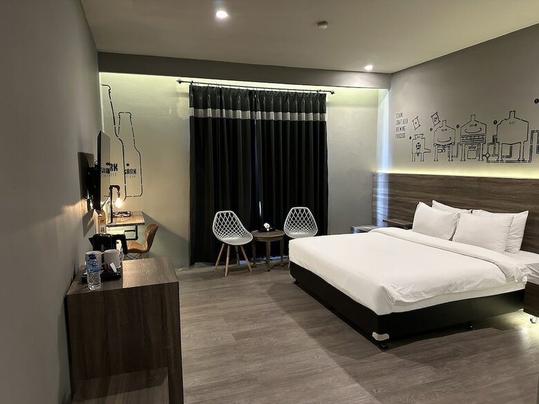 J Boutique Hotel