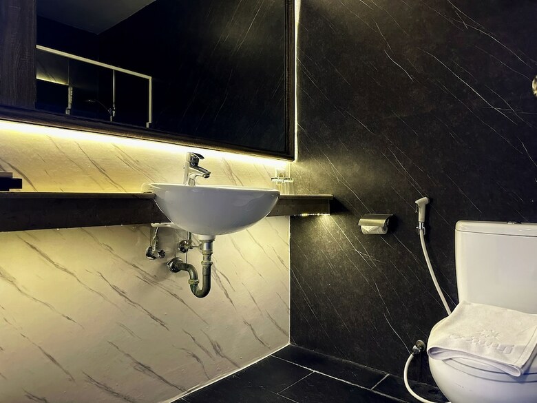 J Boutique Hotel