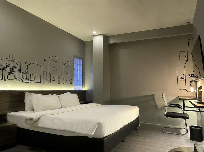J Boutique Hotel