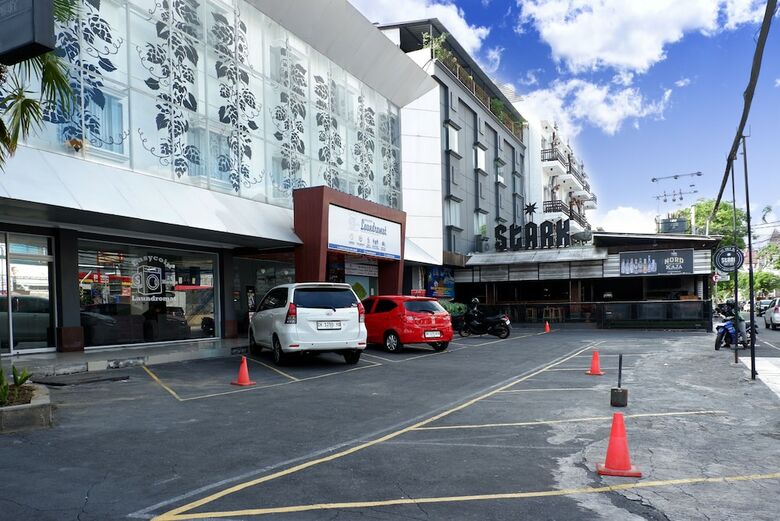 J Boutique Hotel