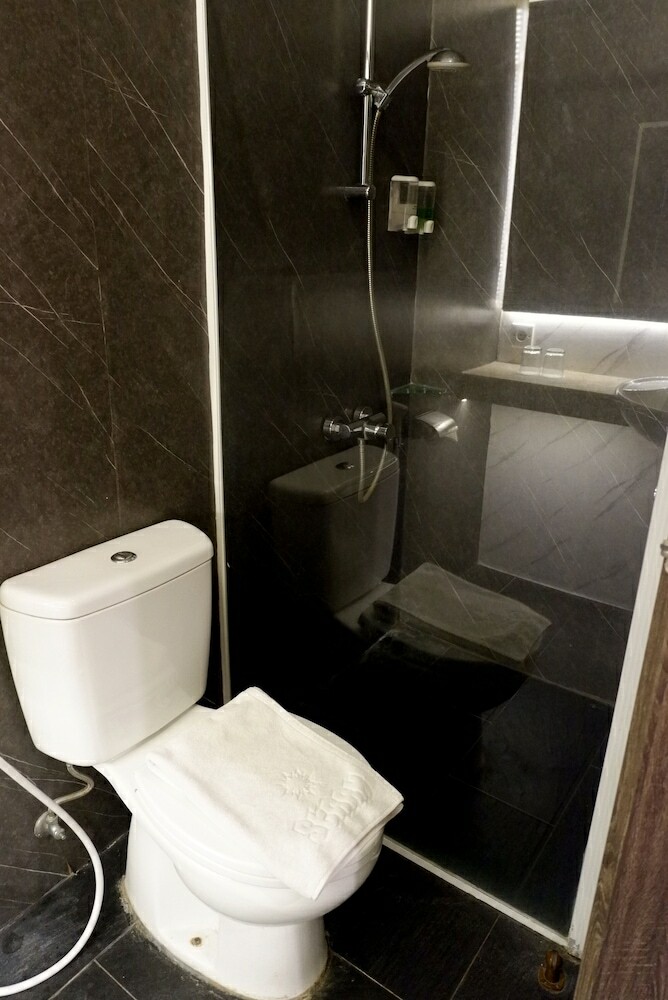 J Boutique Hotel