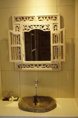 Hostal Coconut Village Guest House