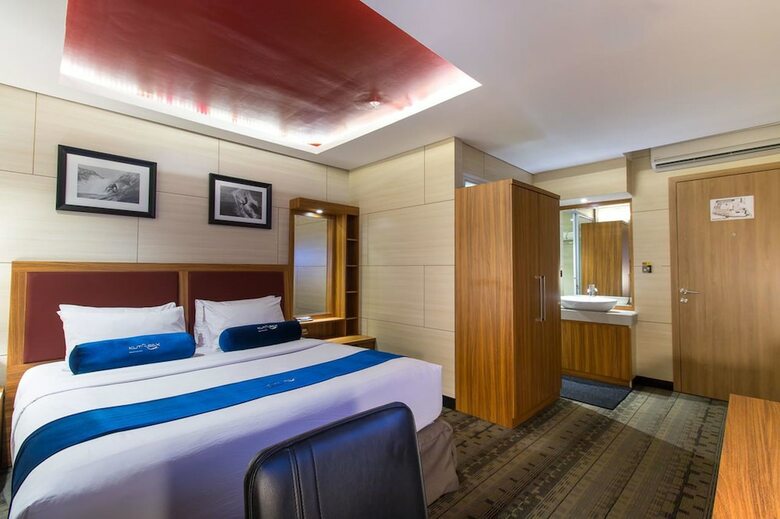 Kutabex Beachfront Hotel