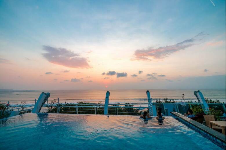Kutabex Beachfront Hotel
