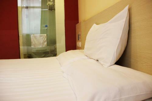 Hotel Hanting Express Dalian Fiveone Square