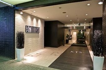 Hamilton Hotel -black-