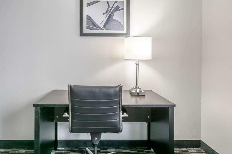 Hotel Comfort Inn West