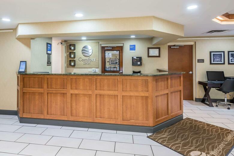 Hotel Comfort Inn West