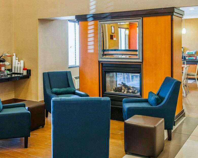 Hotel Comfort Suites