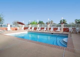 Hotel Comfort Suites Airport