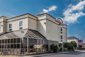 Hotel Comfort Suites Airport