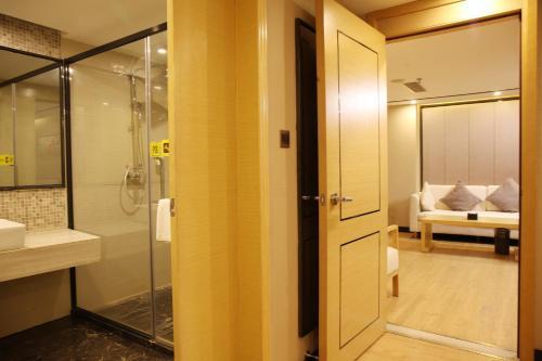 Hotel 7days Dongguan Tangxiayin Square Walmart