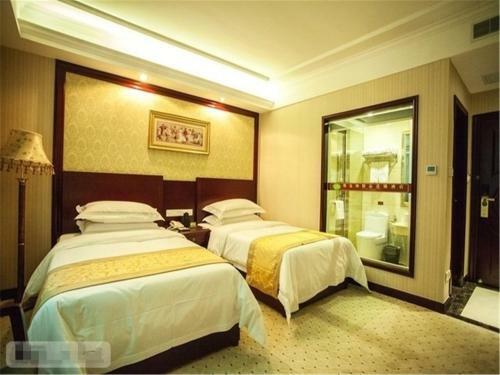 Vienna Hotel Dongguan Tangxia Lincun Square