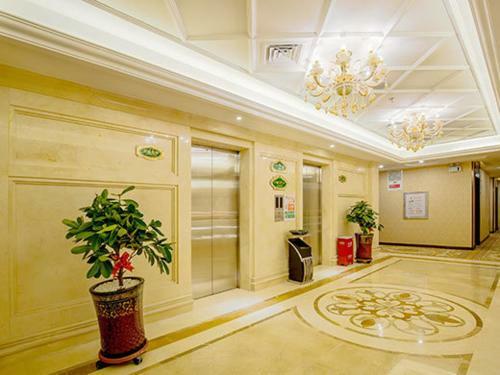 Vienna Hotel Dongguan Tangxia Lincun Square