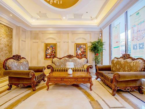 Vienna Hotel Dongguan Tangxia Lincun Square