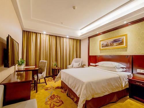 Vienna Hotel Dongguan Tangxia Lincun Square