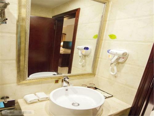 Vienna Hotel Dongguan Tangxia Lincun Square