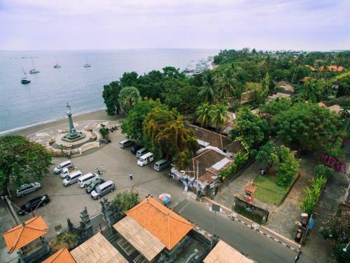 Hotel Nirwana Sea Side Cottages