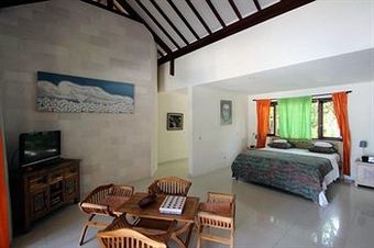 Hostal Frangipani Beach Hotel