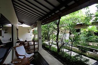 Hostal Frangipani Beach Hotel