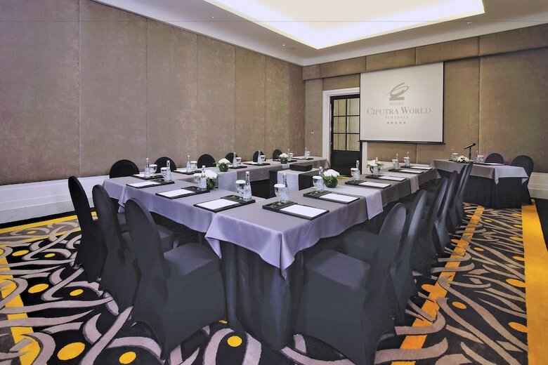 Hotel Ciputra World Surabaya