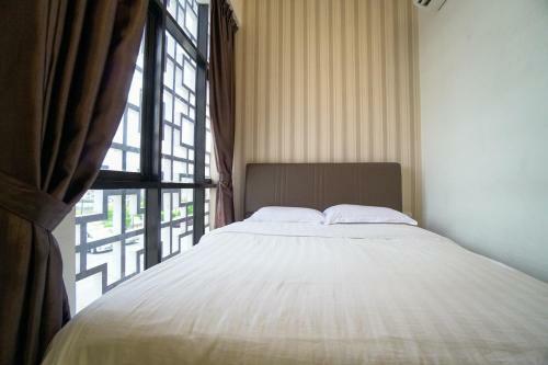 Crystal Garden Hotel