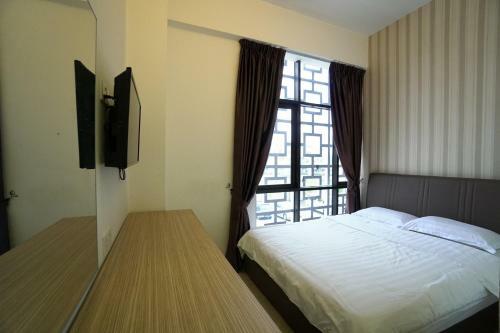 Crystal Garden Hotel