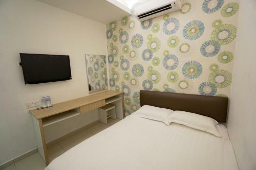 Crystal Garden Hotel