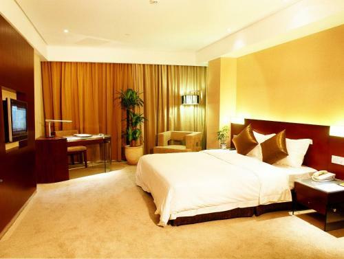 Golden City Hotel