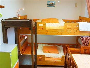 Albergue J-hoppers Osaka Guesthouse