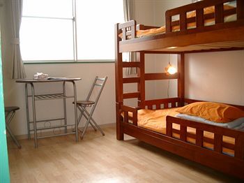 Albergue J-hoppers Osaka Guesthouse
