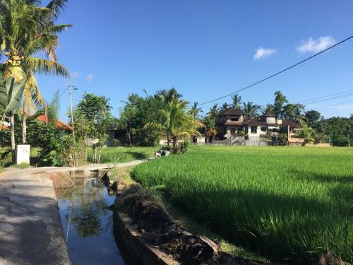 Ratna Villa