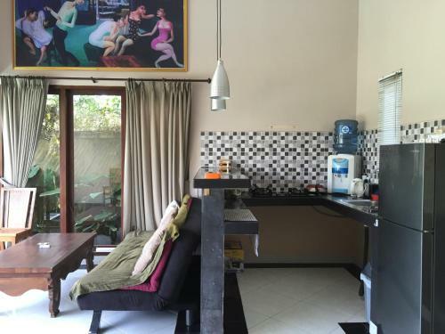 Ratna Villa