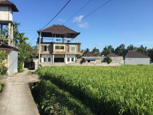 Ratna Villa