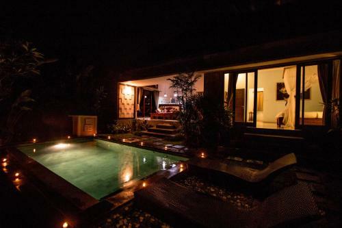 Ratna Villa