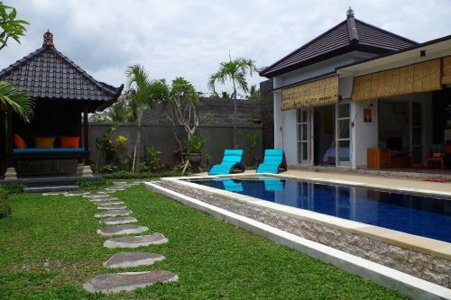 Ratna Villa