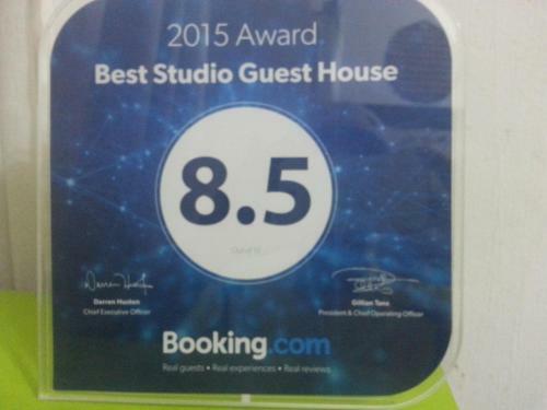 Hostal Best Studio Guest House