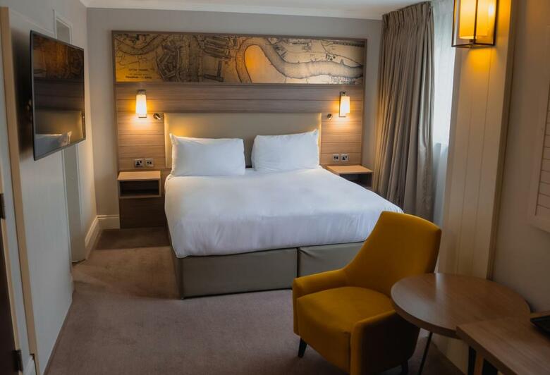 Hotel A&O London Docklands Riverside