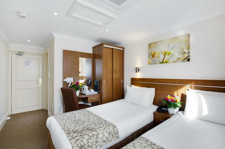 Hotel Bayswater Inn