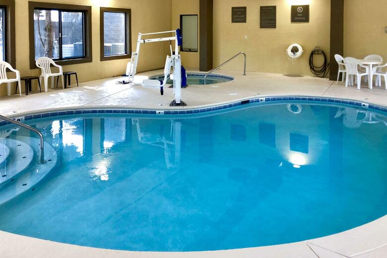 Hotel Comfort Suites