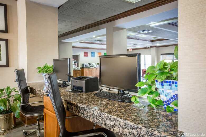 Hotel Comfort Suites