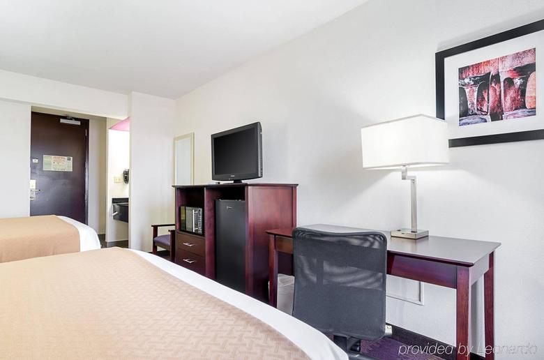 Hotel Quality Inn West End