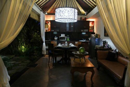Villa Pondok Buda