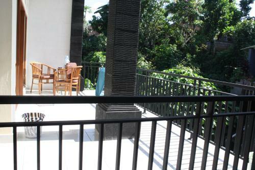 Hostal Raka House Accommodation