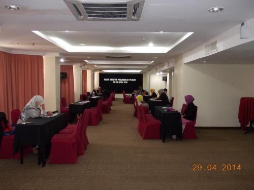 Hotel Grand Crystal