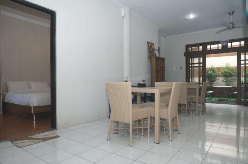 Hostal Omah Sastro 2